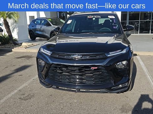 Used 2023 Chevrolet TrailBlazer RS w/ Sun and Liftgate Package image 2