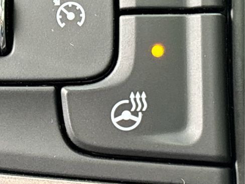 Used 2023 Chevrolet Suburban LT w/ Luxury Package image 16