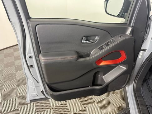 Used 2022 Nissan Frontier PRO-4X image 13