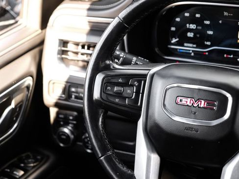 Used 2022 GMC Yukon XL SLT image 13