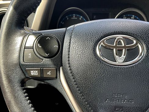 Used 2017 Toyota RAV4 XLE image 18
