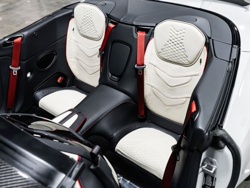 Used 2023 Aston Martin DBS Volante image 28