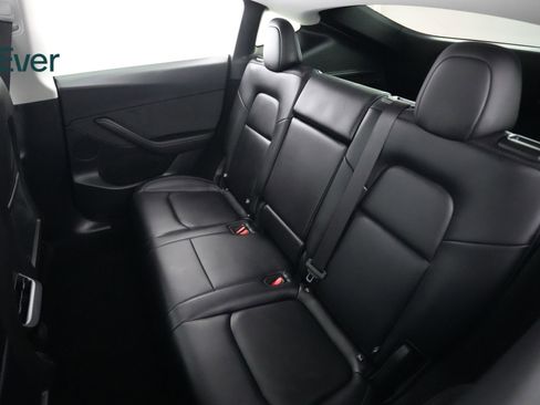Used 2025 Tesla Model Y Long Range RWD image 24