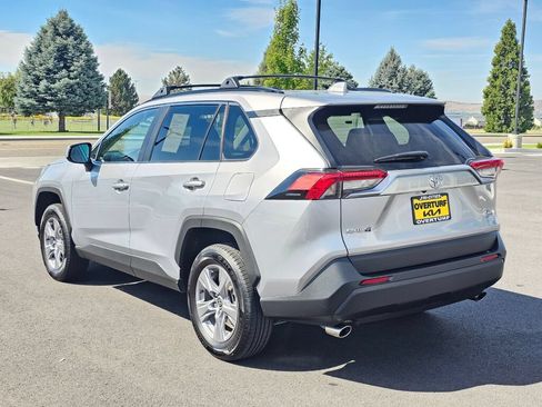Used 2022 Toyota RAV4 XLE w/ Convenience Package AWD/4WD image 4