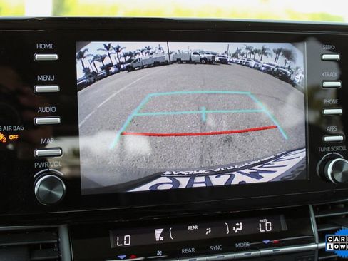 Used 2023 Toyota Sienna XLE image 26