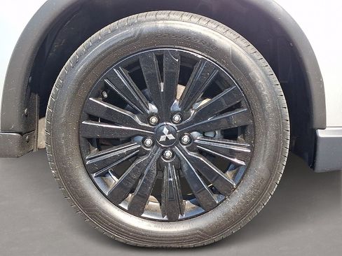 Used 2020 Mitsubishi Outlander LE FWD image 8