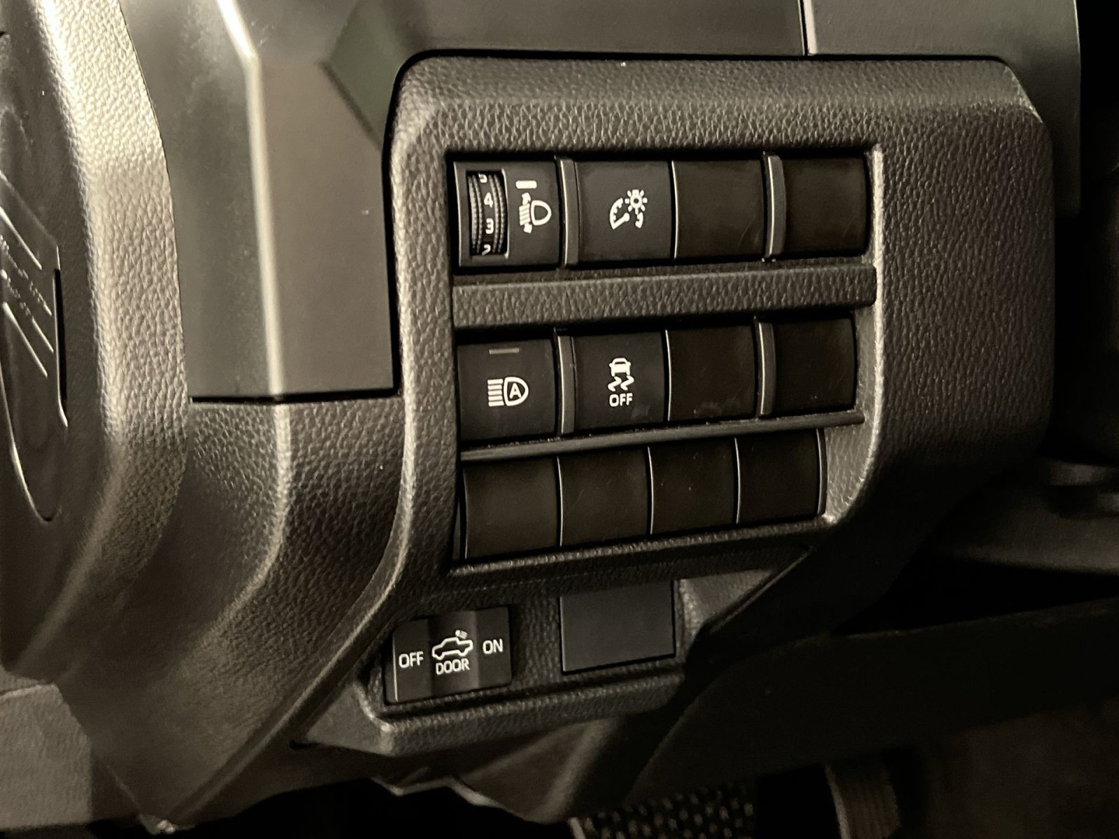 Used 2025 Toyota Tacoma SR w/ SR Upgrade Package AWD/4WD image 35