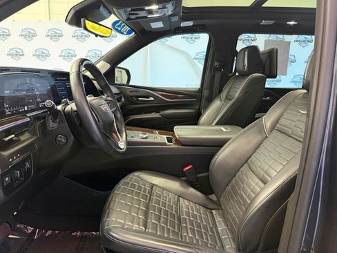 Used 2023 Cadillac Escalade ESV Sport Platinum RWD image 16