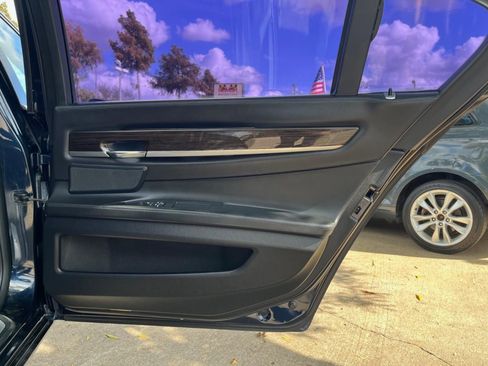Used 2010 BMW 750Li image 27