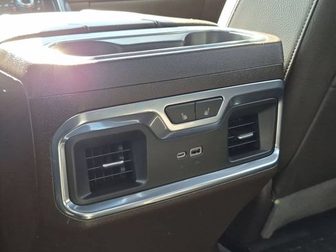 Used 2023 GMC Sierra 1500 Denali w/ Technology Package AWD/4WD image 17