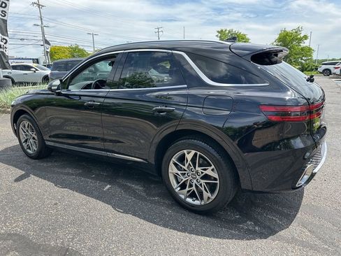 Used 2025 Genesis GV70 2.5T AWD/4WD image 10