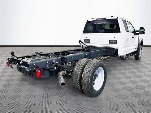 New 2025 Ford F550 4x4 Supercab Super Duty image 4