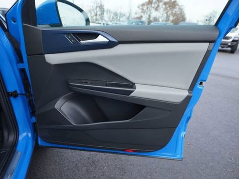 Used 2023 Volkswagen Taos SE w/ Panoramic Sunroof Package image 21