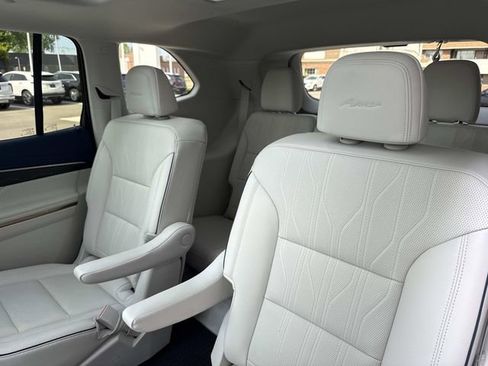 Used 2026 Buick Enclave Avenir w/ Super Cruise Package AWD/4WD image 32