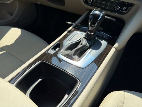 Used 2020 Buick Regal Essence FWD image 19