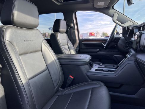 Used 2024 GMC Sierra 3500 Denali w/ Denali Reserve Package image 27