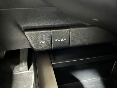 Used 2022 Toyota Camry SE image 27