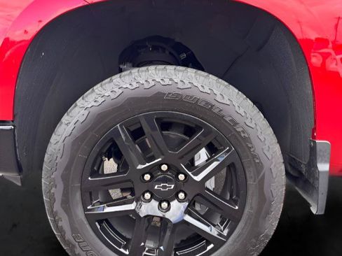 Used 2025 Chevrolet Silverado 1500 LT Trail Boss w/ Convenience Package II AWD/4WD image 13