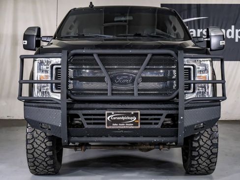 Used 2019 Ford F250 XLT w/ XLT Premium Package image 3