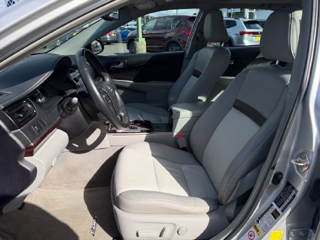 Used 2014 Toyota Camry XLE w/ Leather Package FWD image 26