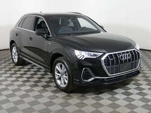 Used 2023 Audi Q3 2.0T Premium Plus w/ Premium Plus Package AWD/4WD image 1