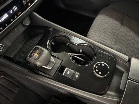 Used 2023 Nissan Rogue SV AWD/4WD image 16
