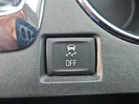 Used 2017 Chevrolet Equinox LT FWD image 24