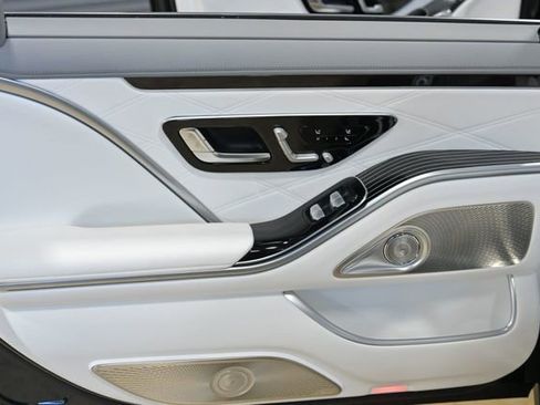 Used 2024 Mercedes-Benz Maybach S 680 Maybach S 680 4MATIC Sedan image 38