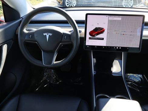 Used 2021 Tesla Model Y Long Range image 39