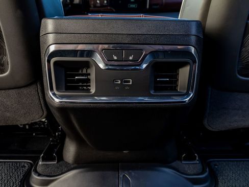 Used 2026 GMC Sierra 3500 Denali Ultimate image 33