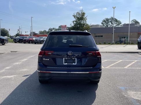 Used 2023 Volkswagen Tiguan SE FWD image 5