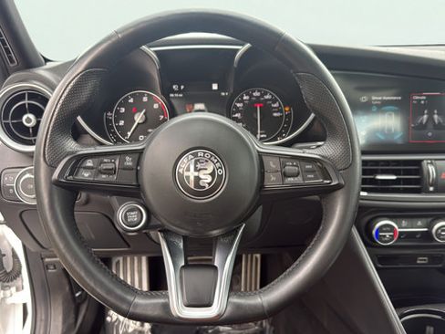 Used 2022 Alfa Romeo Giulia Ti w/ Active Assist Plus Package RWD image 14