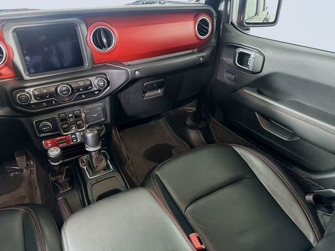 Used 2023 Jeep Gladiator Rubicon w/ Cold Weather Group AWD/4WD image 19