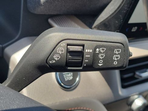 Used 2025 Ford Explorer Active RWD image 12