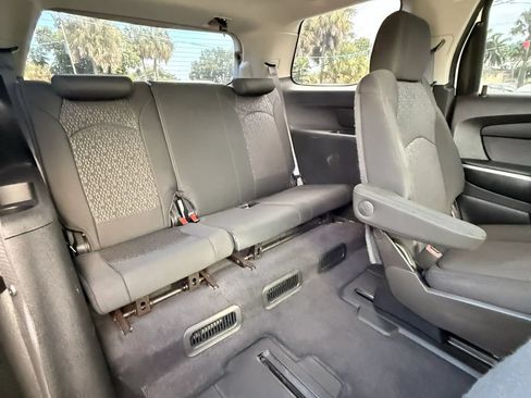 Used 2012 GMC Acadia SLE FWD image 29