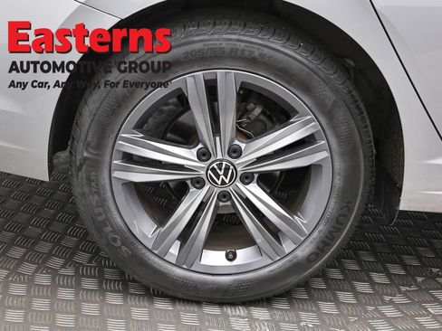 Used 2024 Volkswagen Jetta SE FWD image 29
