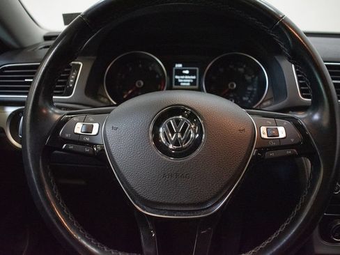 Used 2019 Volkswagen Passat 2.0T Wolfsburg FWD image 12