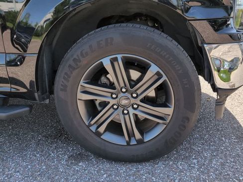 Used 2018 Ford F150 XLT w/ Equipment Group 301A Mid RWD image 11
