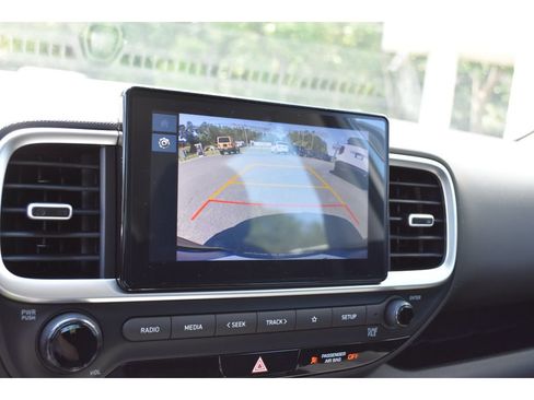 New 2025 Hyundai Venue SE image 24