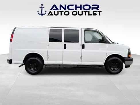 Used 2021 GMC Savana 2500 w/ Driver Convenience Package RWD image 9