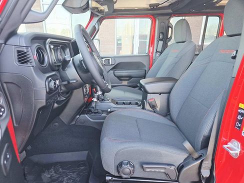 New 2026 Jeep Wrangler Unlimited Rubicon w/ Technology Group image 11