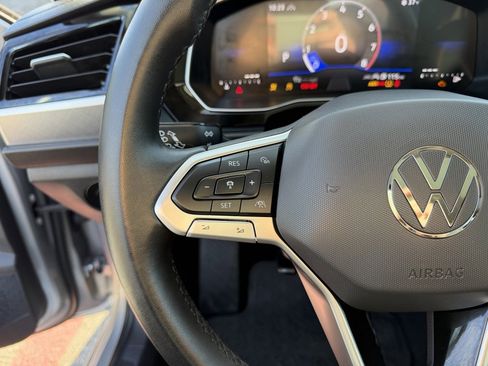 Used 2024 Volkswagen Jetta SE image 19