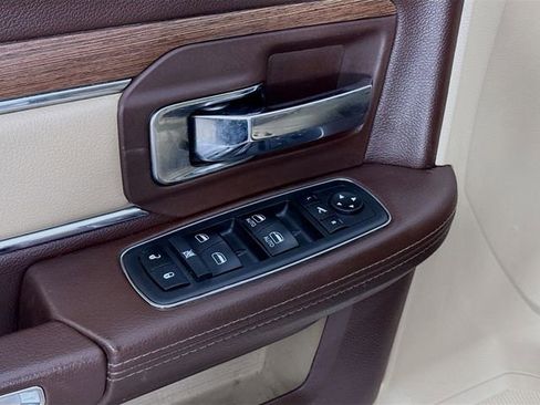 Used 2018 RAM 2500 Laramie image 17