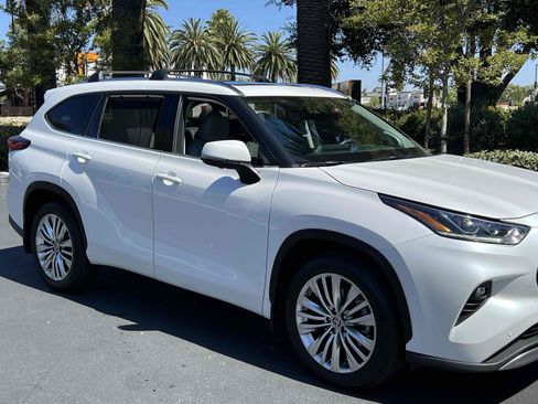 Used 2023 Toyota Highlander Platinum image 47