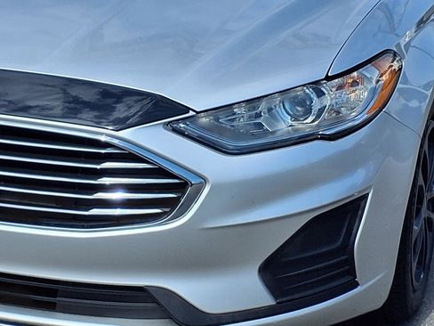 Used 2019 Ford Fusion SE image 27