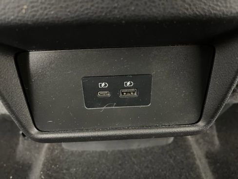 Used 2022 Nissan Rogue SV image 43