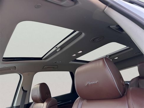 Used 2021 Buick Enclave Avenir image 30