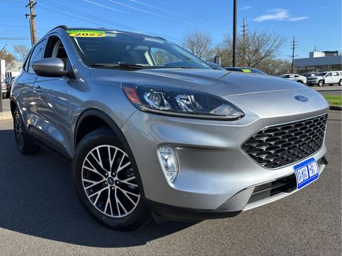 Certified 2022 Ford Escape SEL w/ Technology Package FWD image 2