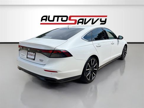 Used 2024 Honda Accord Touring image 8