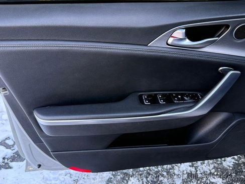 Used 2019 Kia Stinger GT image 40